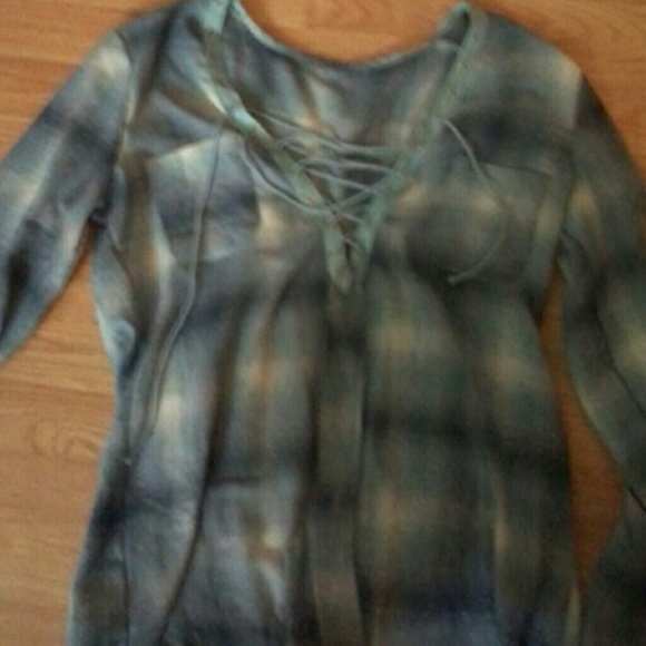 Blue and white plad like cross top blouse - Picture 1 of 3